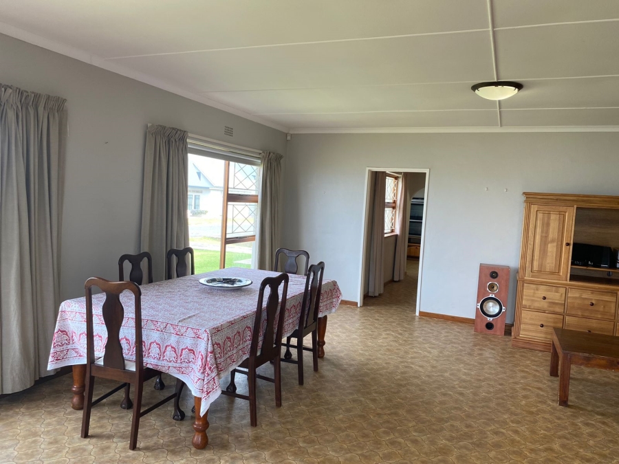 4 Bedroom Property for Sale in Sandbaai Western Cape